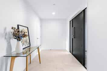 16 Falcons View Drive, ROLLESTON