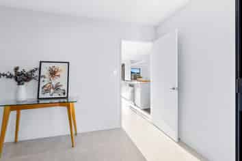 16 Falcons View Drive, ROLLESTON