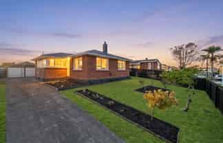 18 Courtenay Crescent, Mangere East