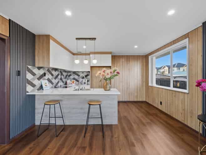 18 Courtenay Crescent, Mangere East