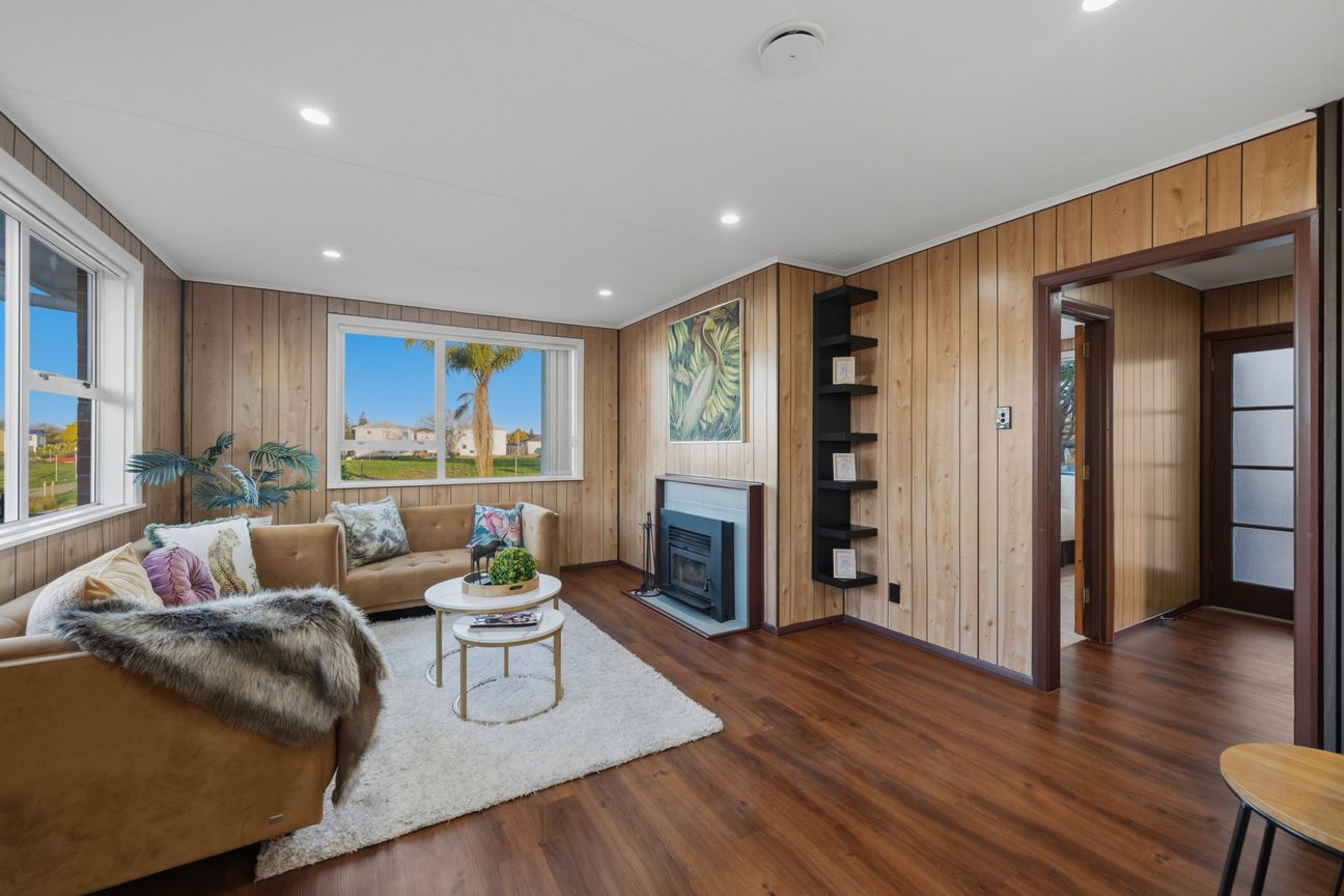 Solid Brick & Tile - Renovated and Ready for You! – pohled 2