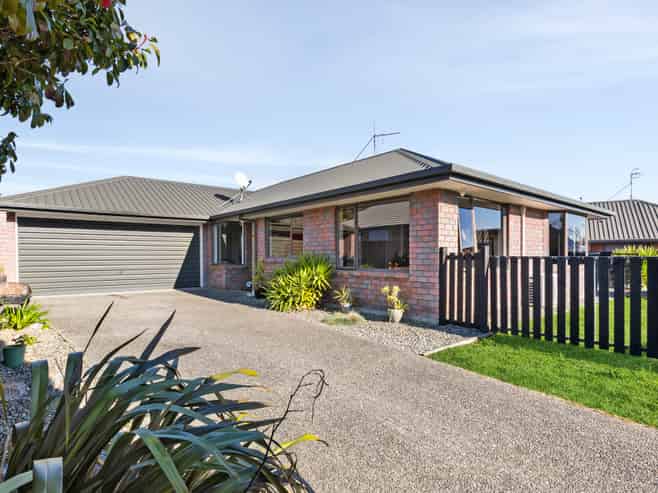 67 Kingsford Drive, Stoke