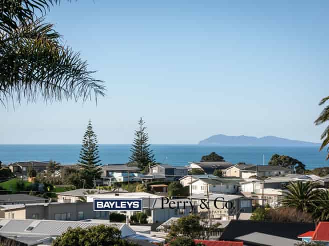 65 Beach Road, Waihi Beach