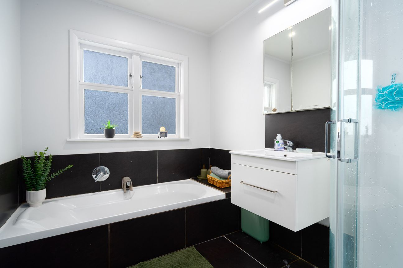Unlock the Potential in This Johnsonville Gem - Więcej
