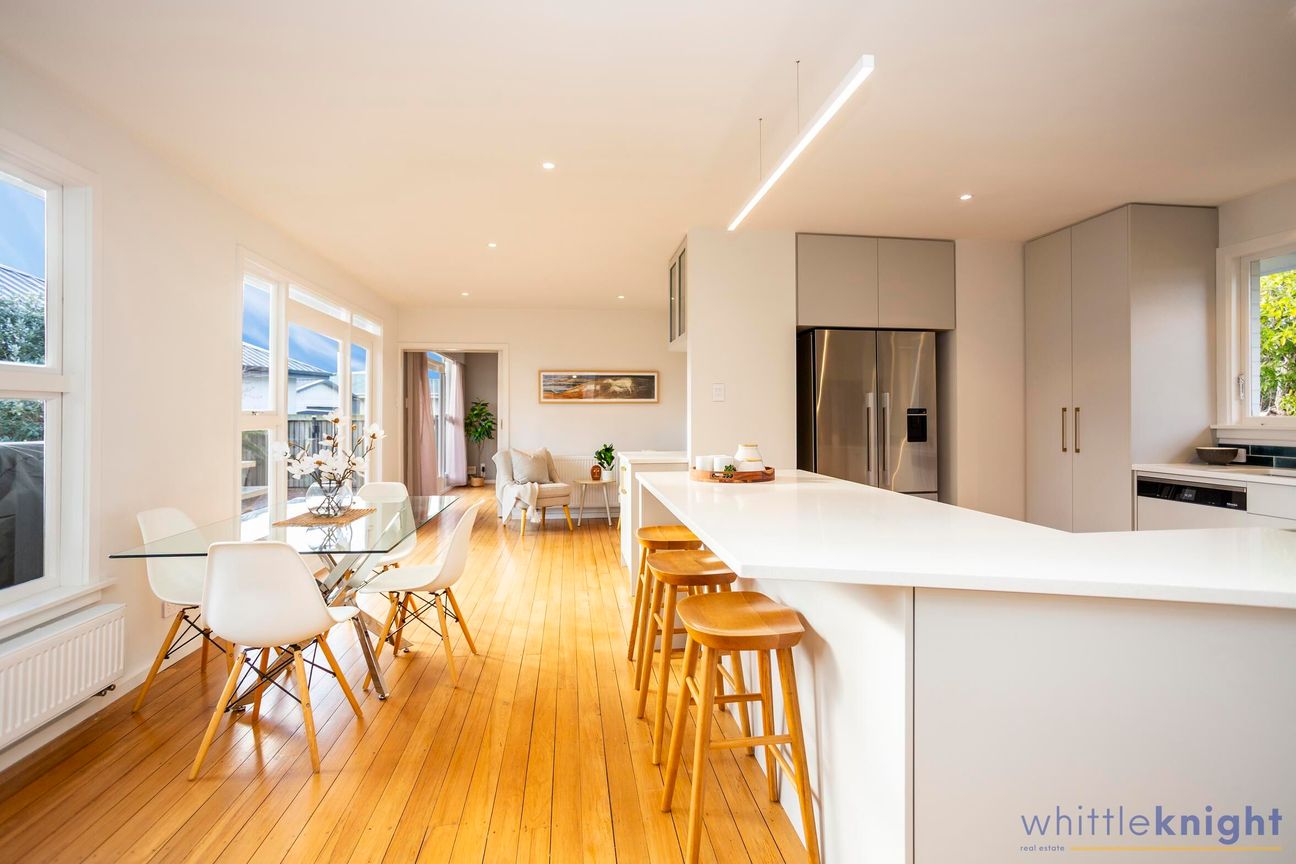 Stunning 4 bedroom home with central heating throughout! - Widok 6