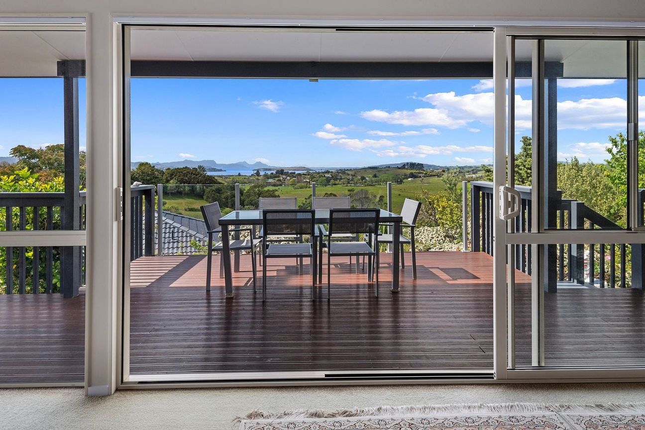Fully Furnished Home with Panoramic Harbour View - Widok 3