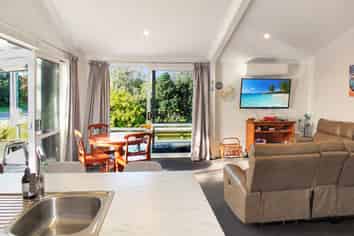 22 Holben Parade, Foxton Beach