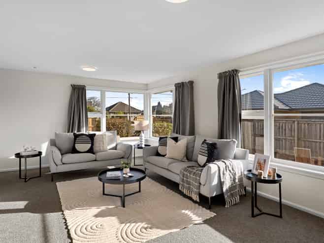 221 Breezes Road, Wainoni