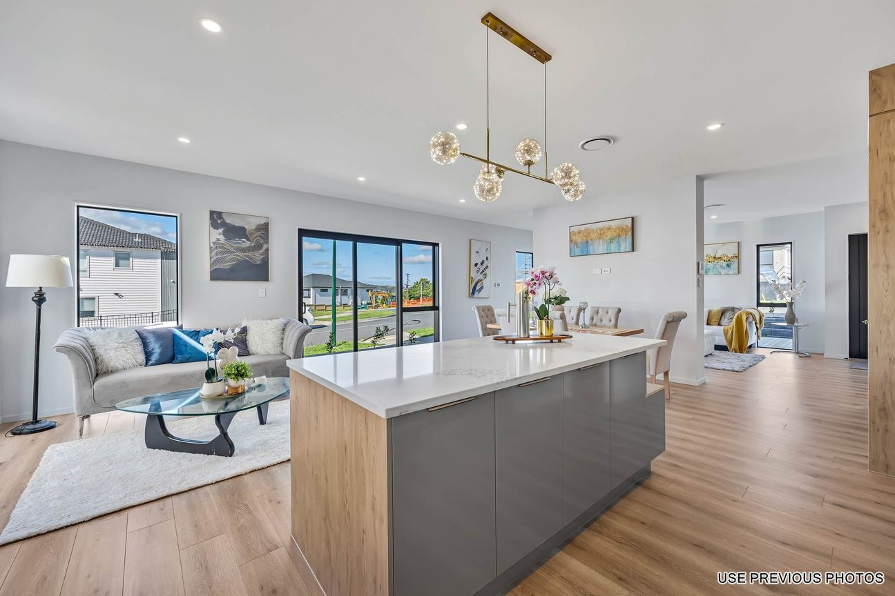 Master built home with 5 ensuites! - Mai multe