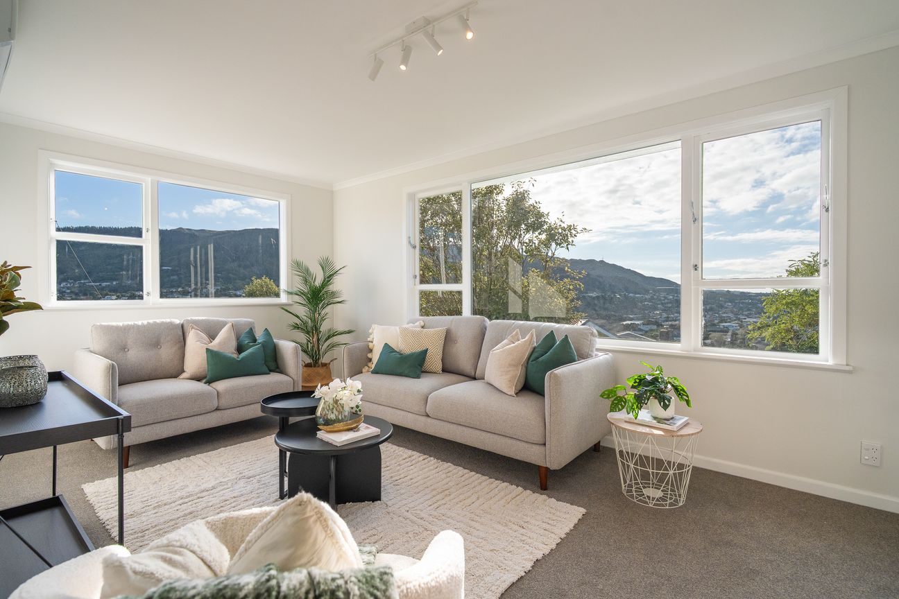 PERFECTLY POSITIONED WITH VIEWS TO THE OCEAN - Widok 5