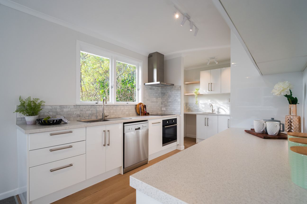 PERFECTLY POSITIONED WITH VIEWS TO THE OCEAN - Widok 3