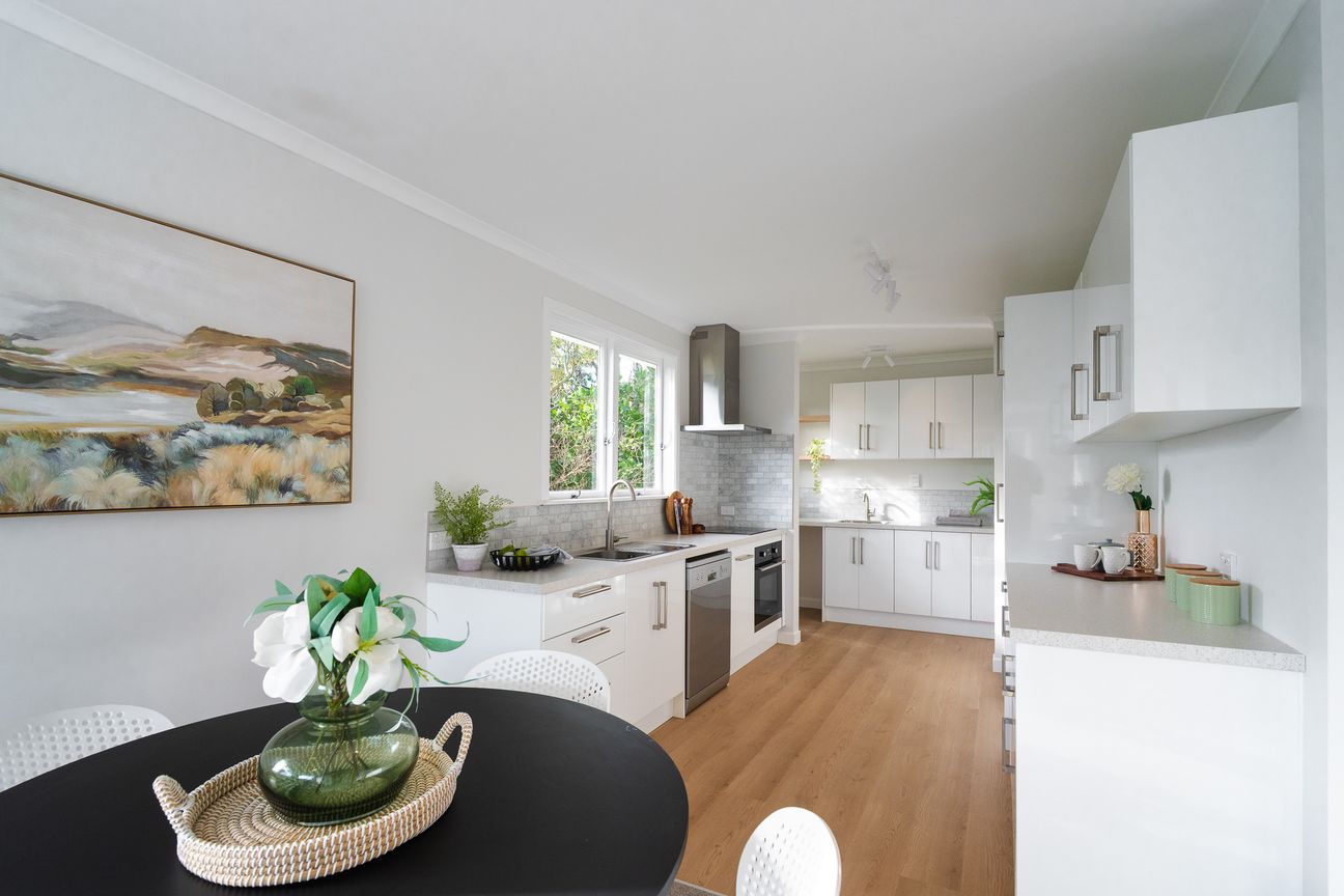 PERFECTLY POSITIONED WITH VIEWS TO THE OCEAN - Widok 2