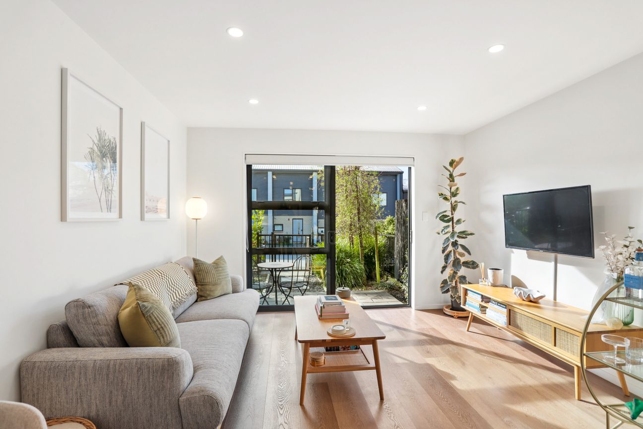 Prime Position - Polished Perfection! - Ansicht 2