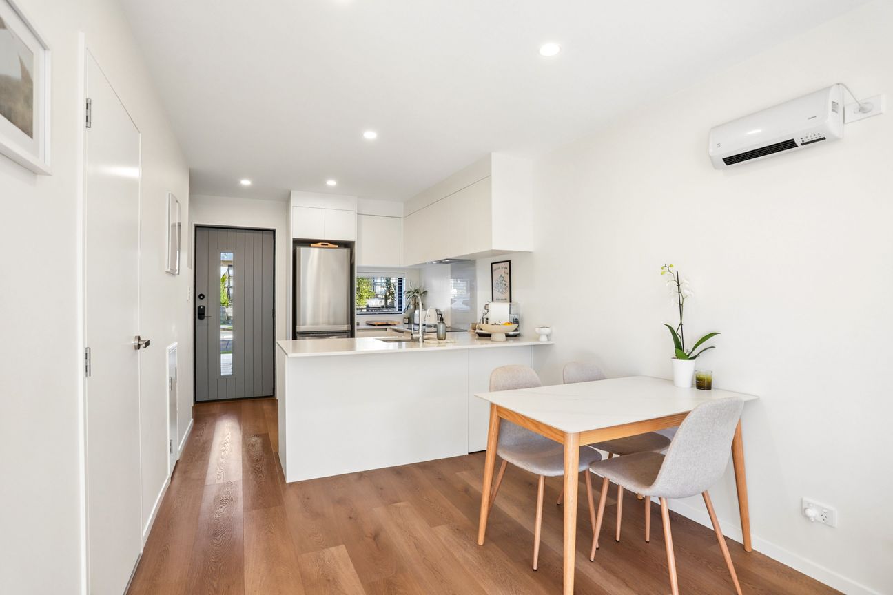 Prime Position - Polished Perfection! - Ansicht 6