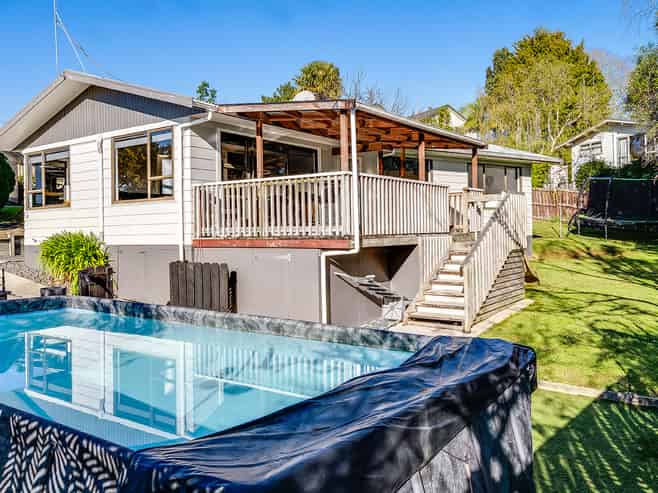 15 Amanda Avenue, Dinsdale