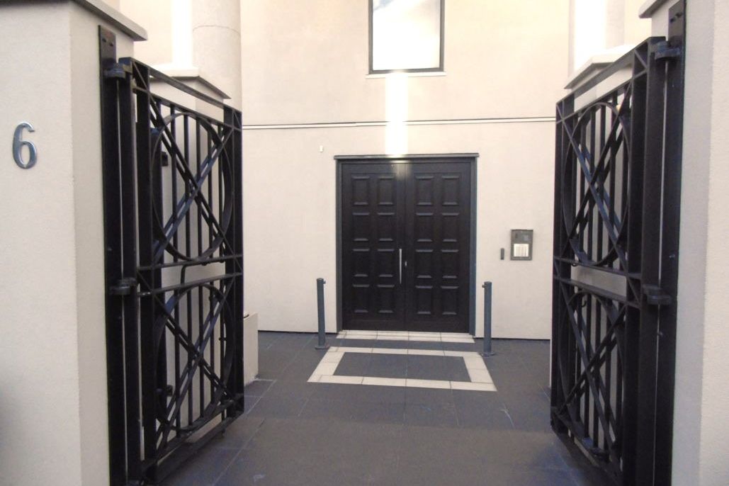 Yes two carparks! - Aanzicht 2