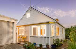 104 Tauhinu Road, Miramar
