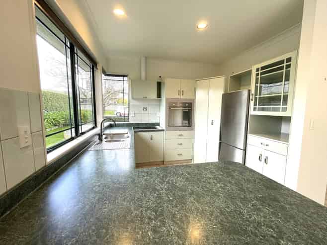 13 Kingsgate Row, Havelock North