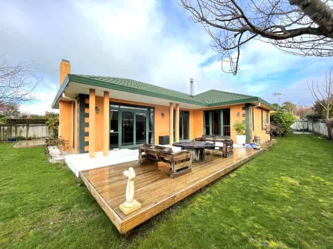 13 Kingsgate Row, Havelock North