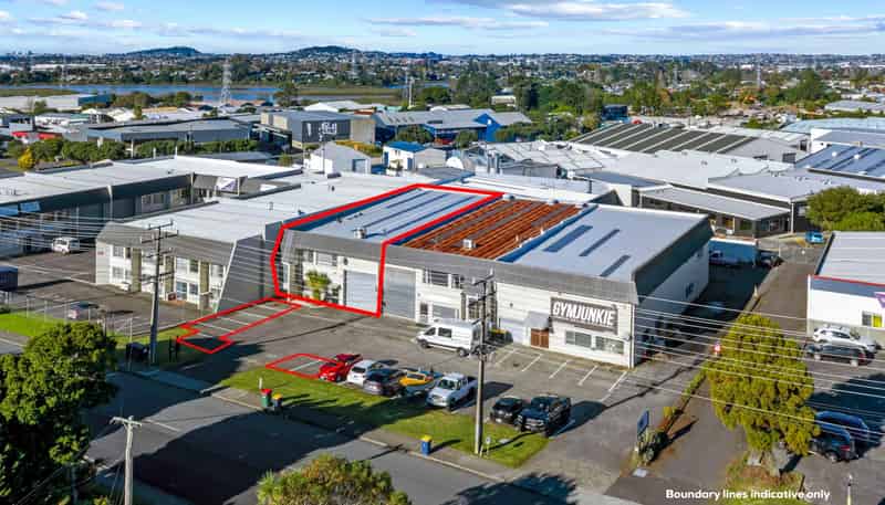 Unit 1/153 Hepburn Road, Glendene