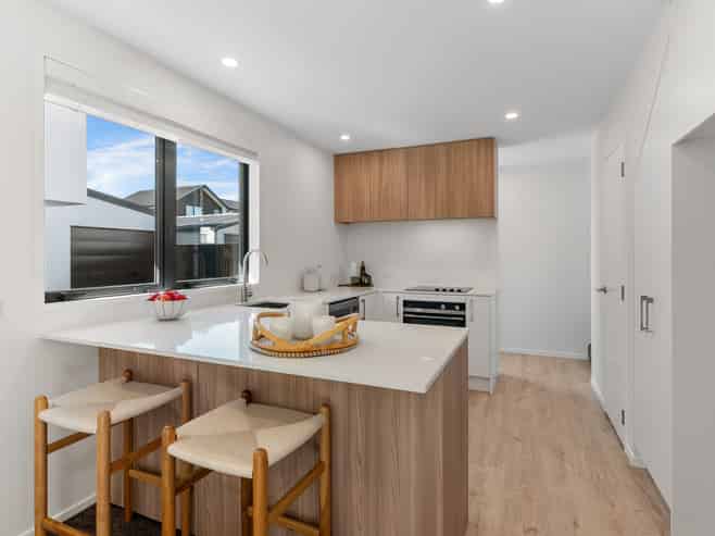 2/18 Whiteleigh Avenue, Addington