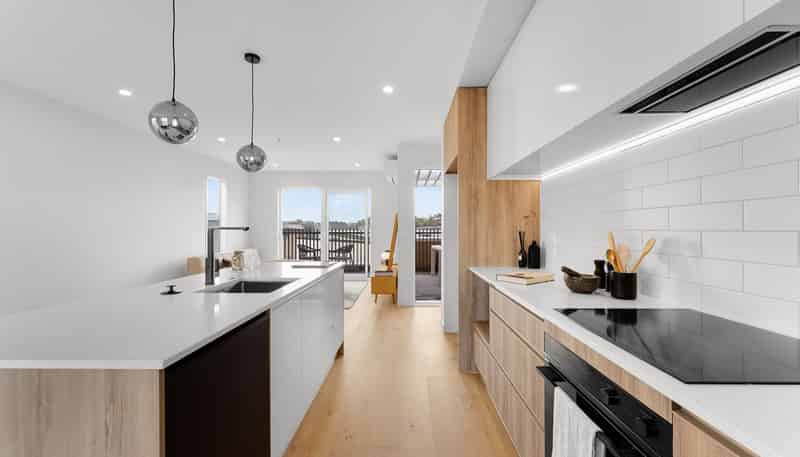 6/27B Hudson Bay Road, Hobsonville