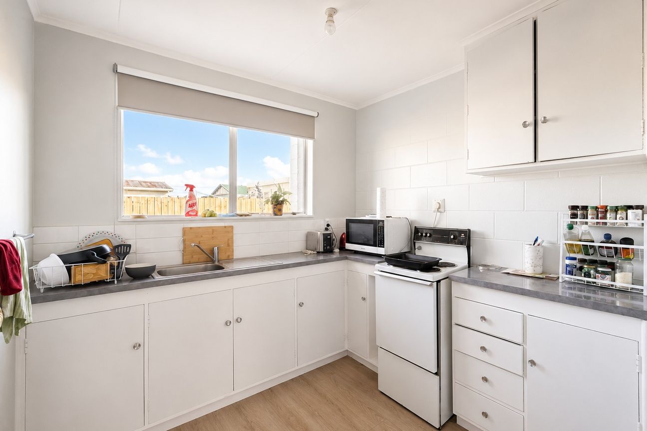 Spacious One-Bedroom Unit with Off-Street Parking – pohled 5