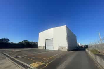 7,425sqm Secure Yard + 15m Stud Warehouse