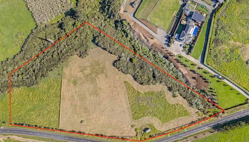 16 Clifton Road, Whitford