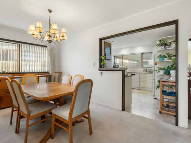 10 Oaktree Avenue, Browns Bay