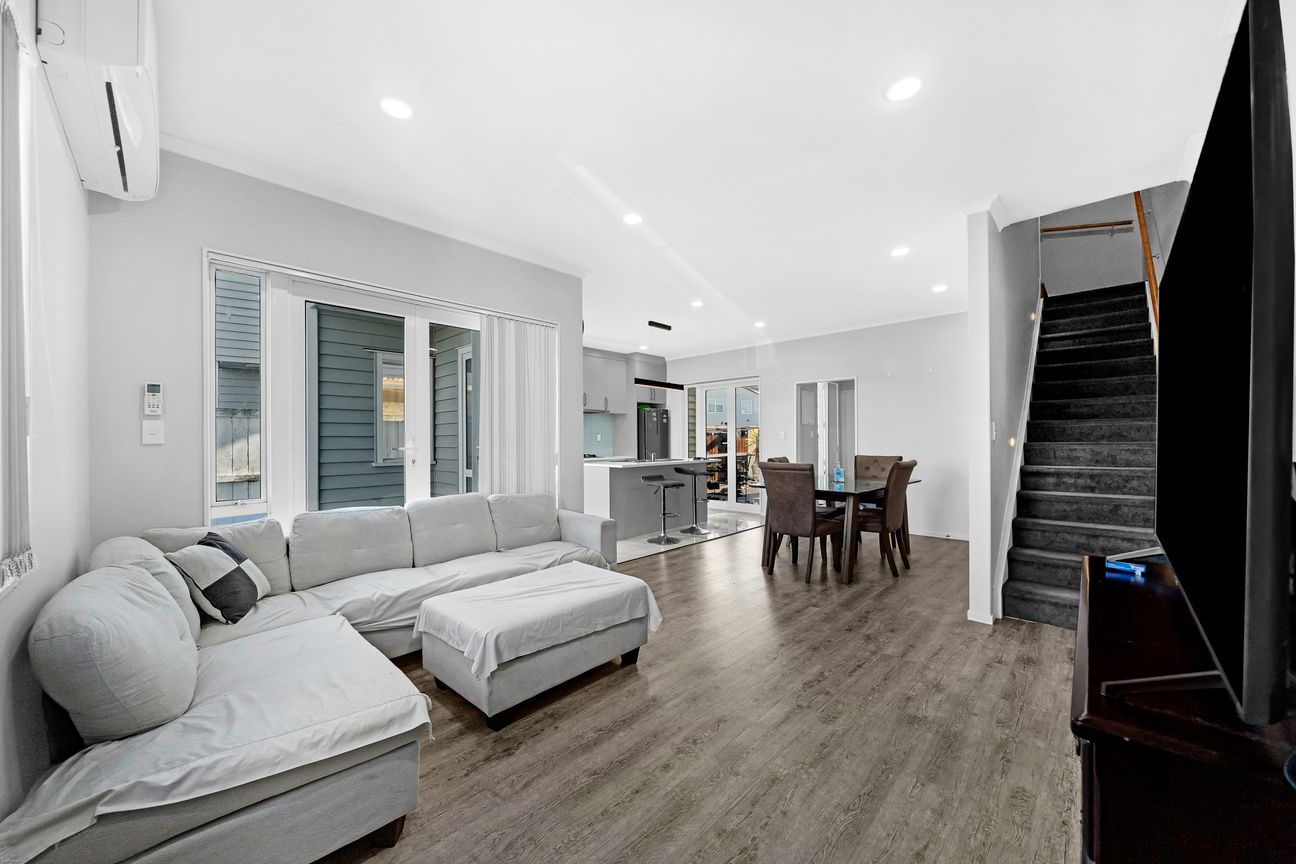 Overseas vendor Demand sale! Spacious Freehold 5 bedrooms - Mehr