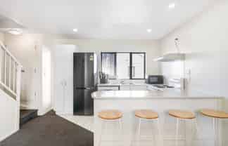 2/12 Ambrico Place, New Lynn