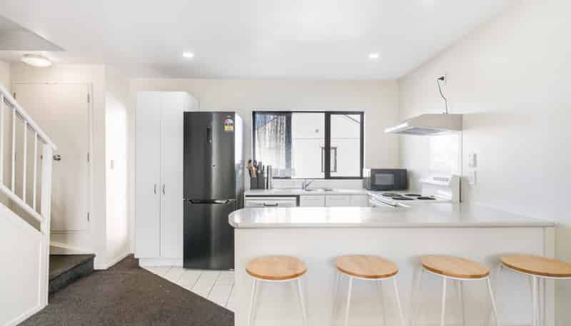 2/12 Ambrico Place, New Lynn