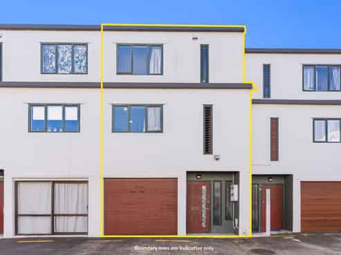 2/12 Ambrico Place, New Lynn