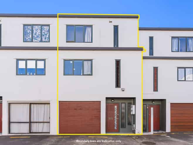 2/12 Ambrico Place, New Lynn