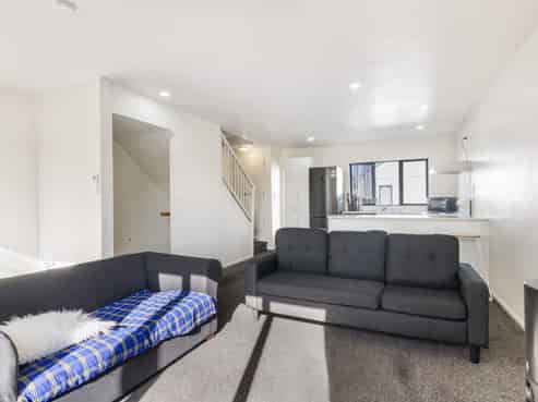 2/12 Ambrico Place, New Lynn