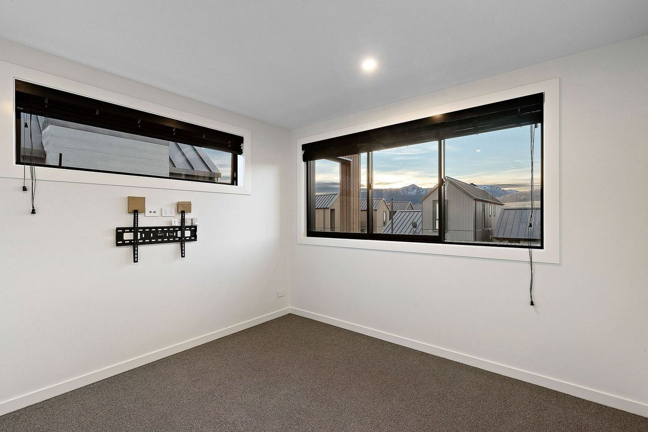 2 Bed, 2 Bath Townhouse with Garage! - Vista 5