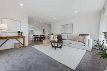 2/33 Butterworth Drive, Glendene