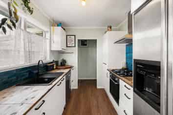 1179 East Coast Road, Kaiaua
