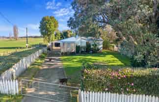 1179 East Coast Road, Kaiaua