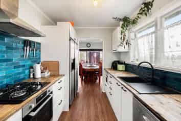 1179 East Coast Road, Kaiaua