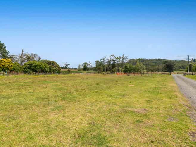 411 Pine Valley Road, Dairy Flat