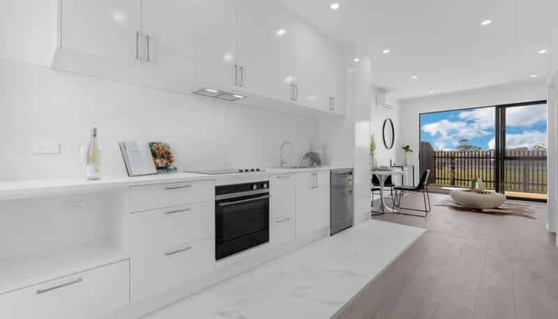 14/17 Barneys Farm Road, Clendon Park