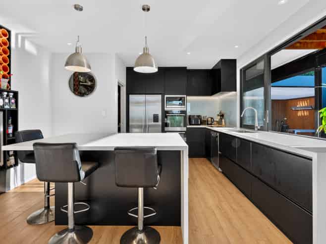 8 Aberdeen Road, Campbells Bay
