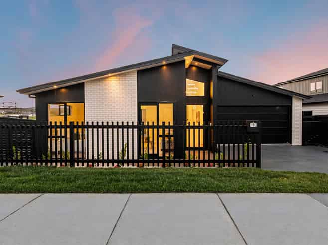105 Skulander Crescent, Millwater