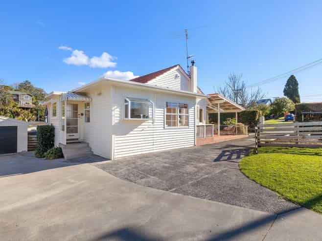 11 Luplau Crescent, Cockle Bay
