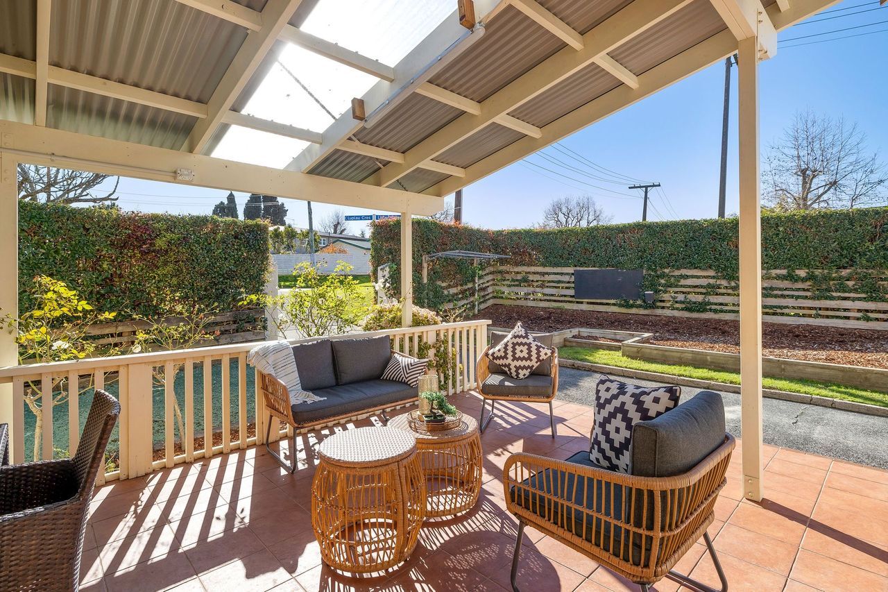 Character Cottage on 749sqm Freehold - Mehr