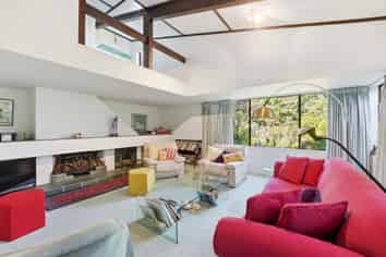 161A Great North Road, Saint Johns Hill