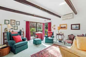 161A Great North Road, Saint Johns Hill