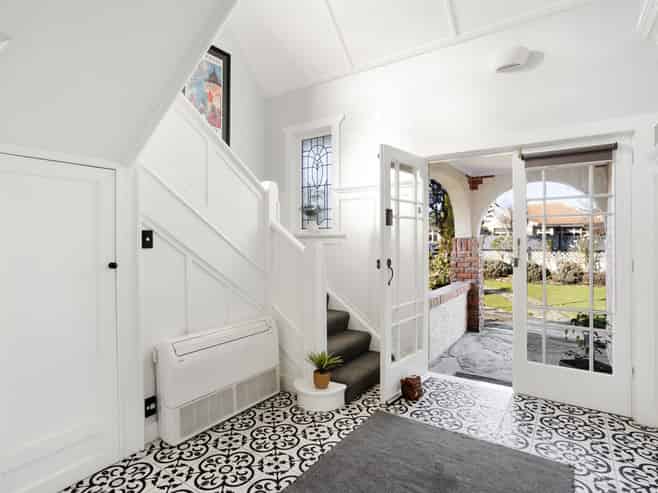 23 Wilson Avenue, Saint Clair